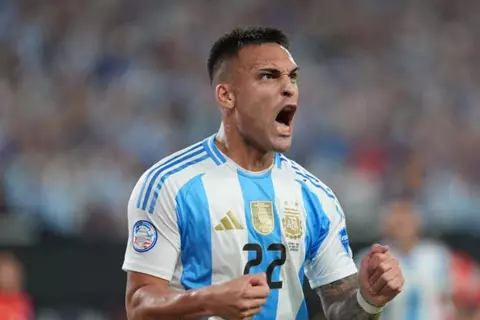 تقرير: تقلص حظوظ لاوتارو مارتينيز في اللحاق بمباراة أوروجواي